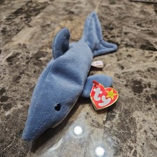 Ty Beanie Baby 1996, Crunch The Shark, Retired with Errors great shape