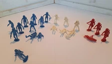 VTG MARX MPC Plastic Space Men Astronaut Toy Figures Lot of 21 Red/White/Blue 