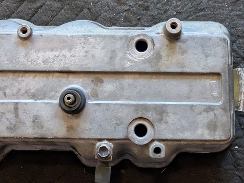OEM 89-95 Toyota Pickup 22RE Engine Valve Cover 4Runner - Picture 4 of 10