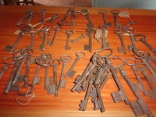 gros lot de clef  fer forgé  serrure XVIII ème siècle