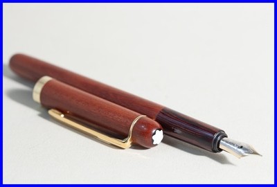 Prototyp Montblanc MEISTERSTÜCK aus rötlichen Hartholz mit FEINER 14K Feder