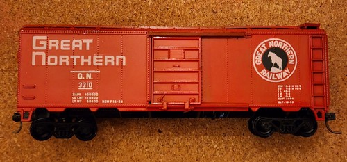 Carro de carga Great Northern RR 40' 3310 rojo Kadee Kar Line 187 Roundhouse HO RTR | Zustand: Used