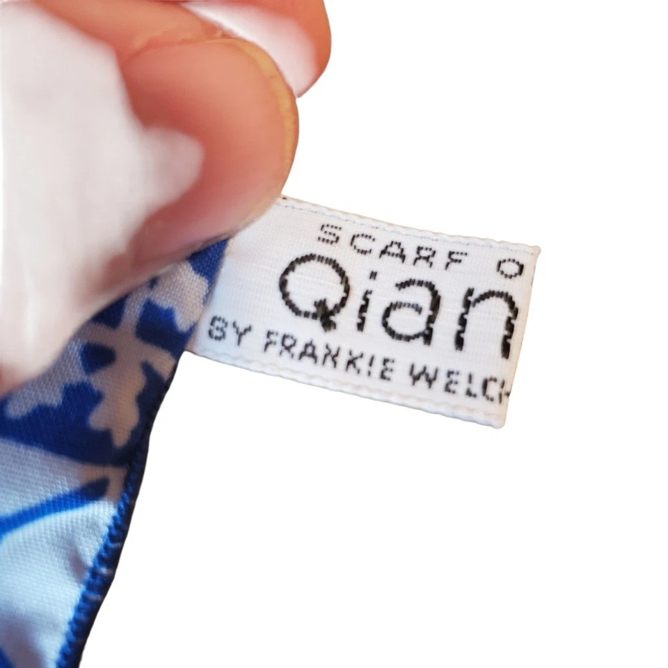 Bufanda universitaria rara de colección The National War de Frankie Welch. Nylon Qiana. 33" de largo Foto 3 de 4