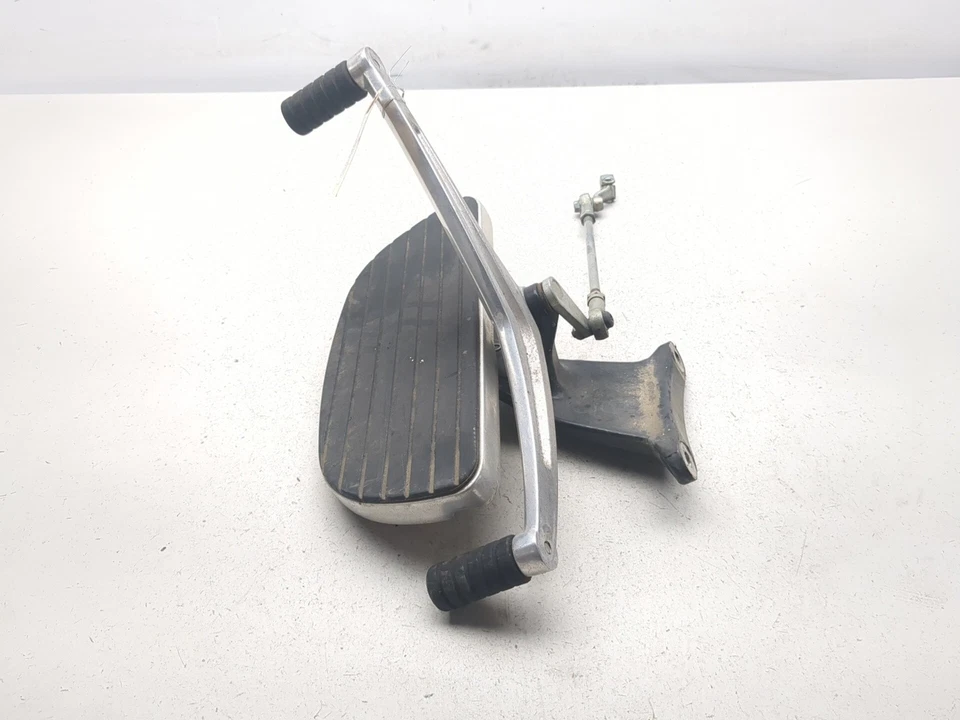 Передняя левая доска для пола 04–12 Victory Kingpin с переключателем передач и соединением - Изображение 2 из 4