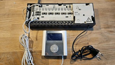 UPONOR Steuerungseinheit für Fußbodenheizung I-76/C-56, Funk, Raumregelung