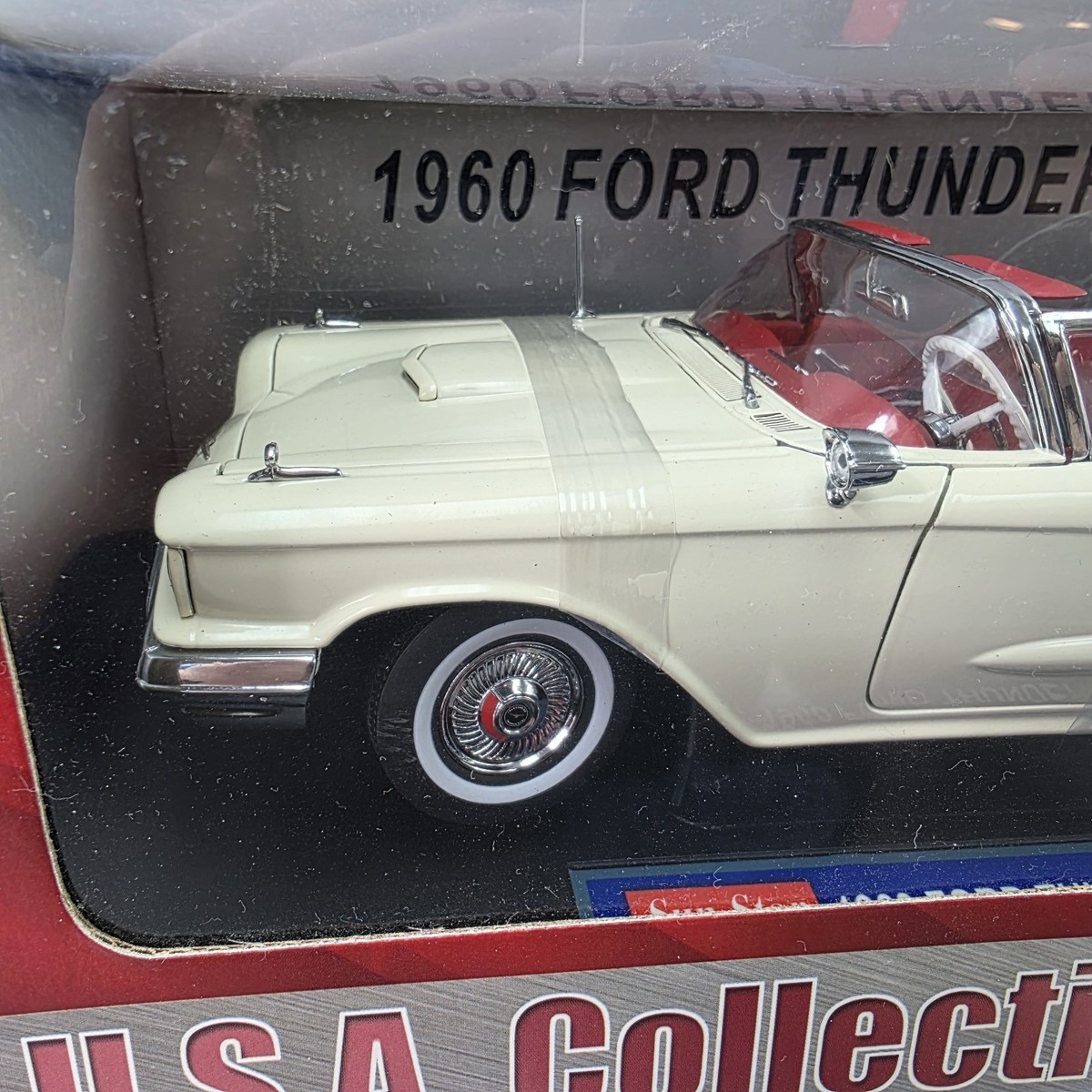 Sun Star 1/18 1960 Ford Thunderbird Convertible White USA