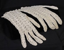 Vtg Hand Crocheted Gloves Estate Find Ivory Ornate Ruffle Edge Wrist Pristine