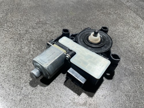 VW Golf 7 VII Fensterhebermotor Hinten rechts 0130822724