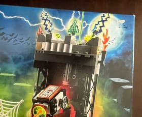 LEGO 9466 Monster Fighters The Crazy Scientist & His Monster NEW 2012 SEALED