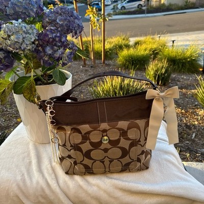 COACH ショルダーバッグ スタッズ付き ブラウン T25041003 Coach Brown Beige Logo Shoulder Bag Bow Pearl Chain Accent