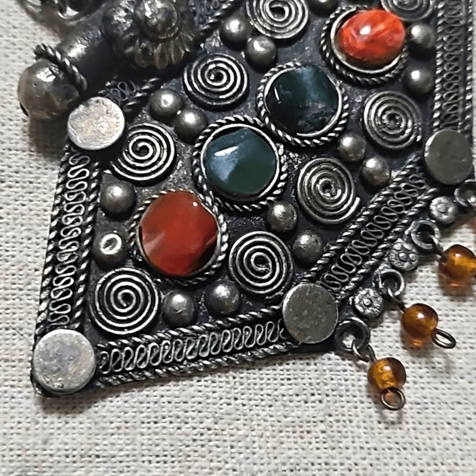 Antiguo collar amuleto de piedras preciosas de plata oxidada bohemia vintage Foto 4 de 4