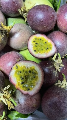 Fresh Passion Fruits 2 LBS