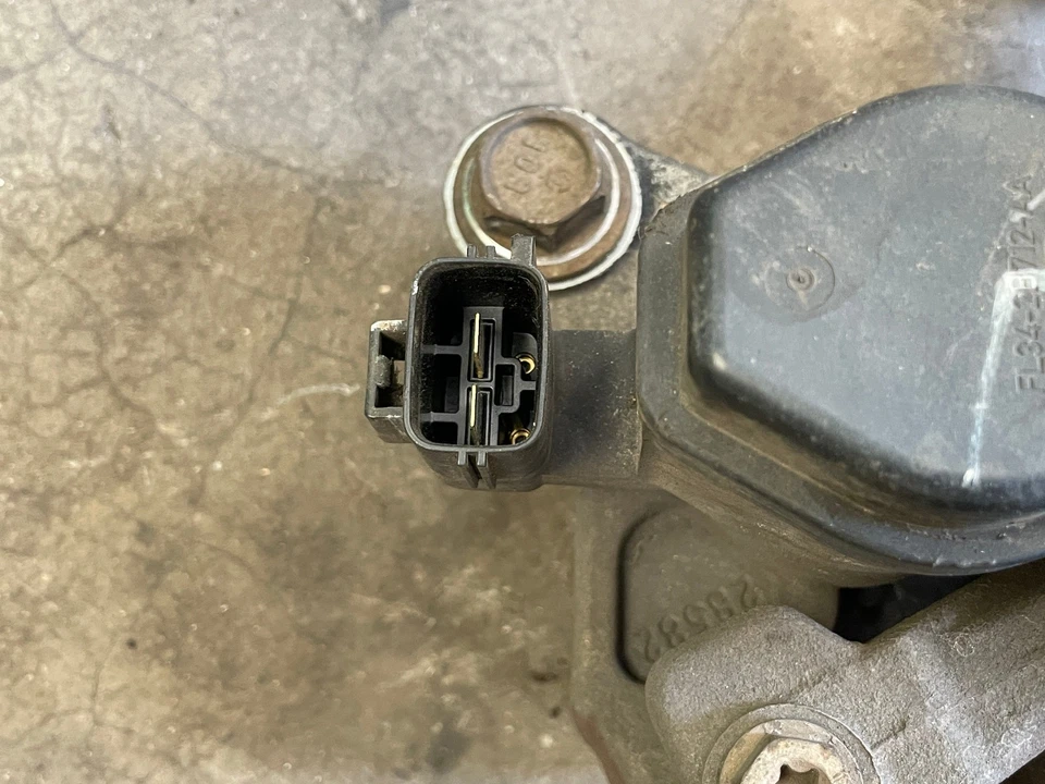 Pinza de freno trasera izquierda Ford F150 2015 2016 2017 1597 OEM Foto 3 de 4