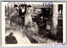 Vtg B&W Snapshot Women & Man Outdoor Picnic Car 1918