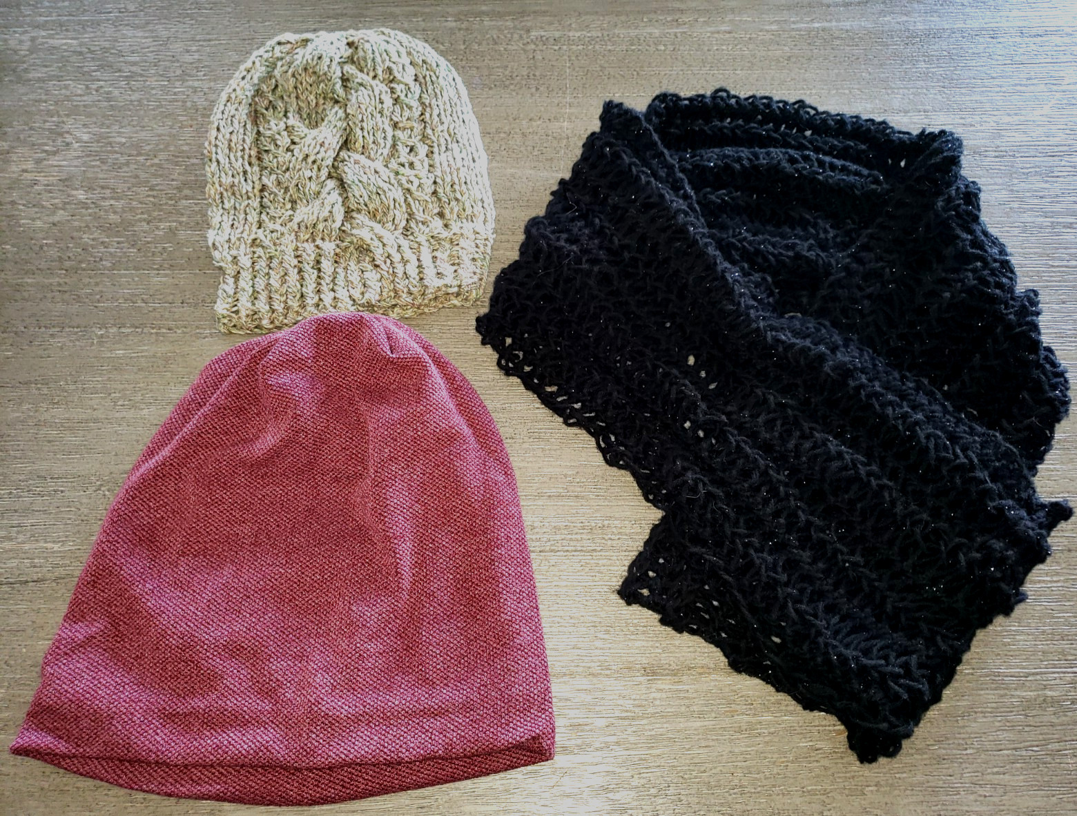 womens black knit INFINITY SCARF 2 winter hats soft green/tan solid red ONE SIZE
