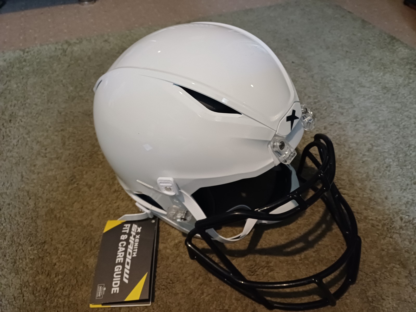 Xenith Shadow American Football Helmet Size XL White with faceguard 