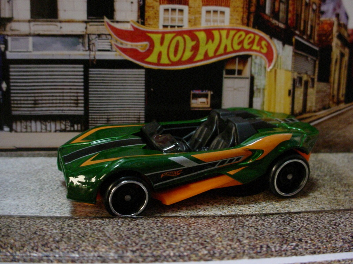 2022 Hot Wheels CARBONIC ✰forest green/orange✰Multi Pack