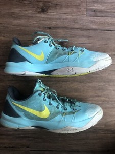 kobe bryant venom shoes