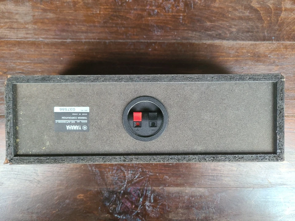 Altavoz de sonido envolvente para el hogar central Yamaha NS-AP2800BLC negro Foto 2 de 4