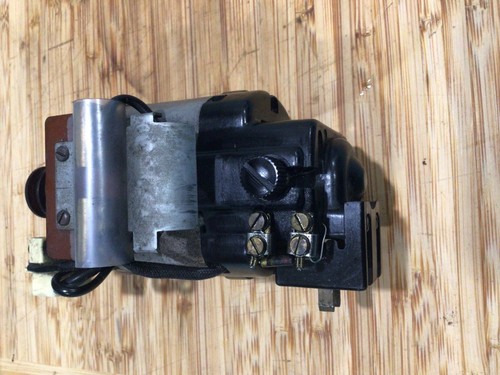 BERNINA 730 Record 2 prong Motor : working ( see video) . NOT TAGGED or TESTED - Picture 4 of 23