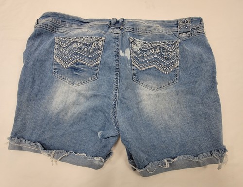 Short & Sexy Series 31 Women's Blue Denim Embellished Jean Shorts Size 24 (48x6) - Picture 4 of 6