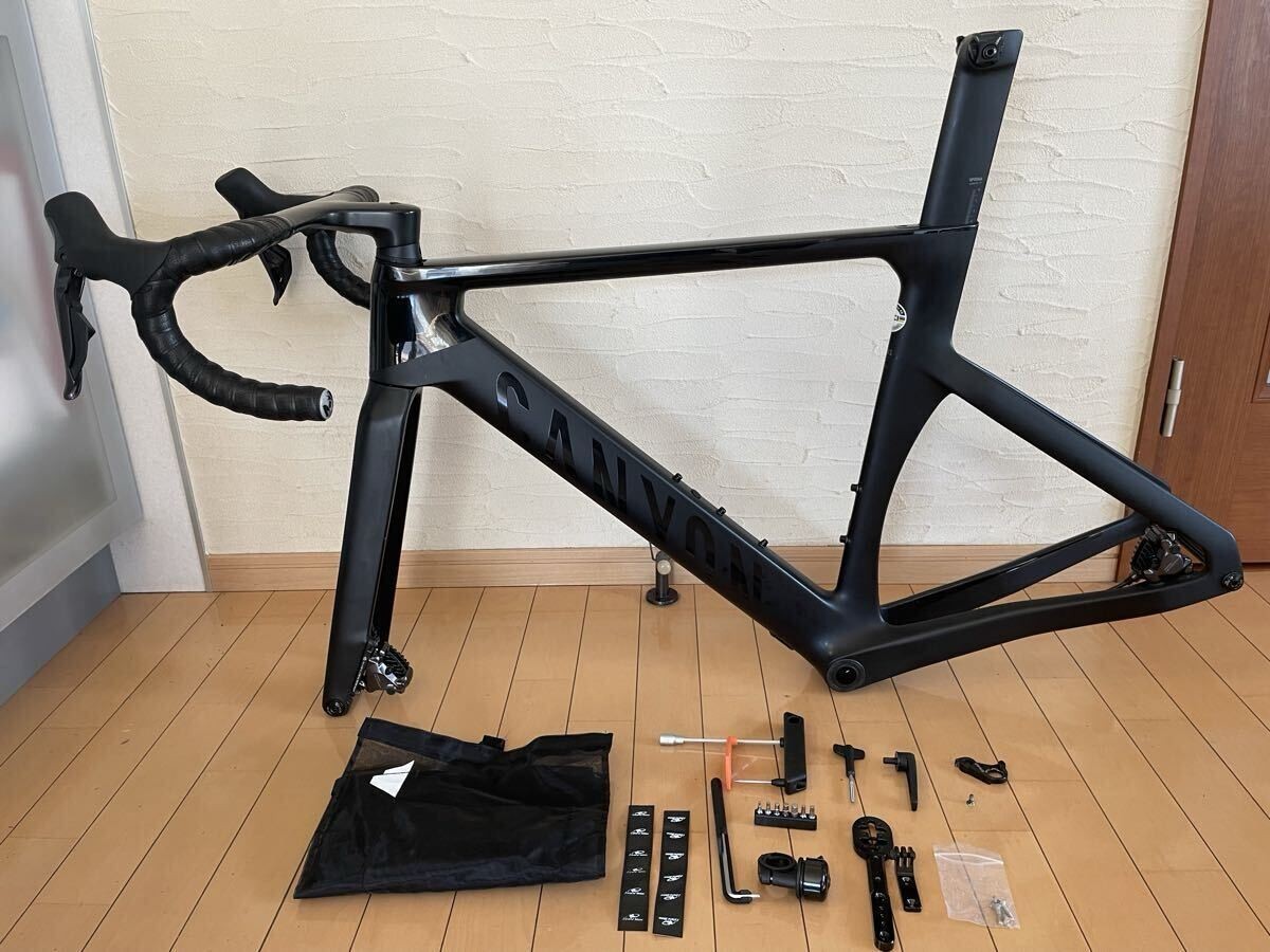 CANYON Aeroad CF SLX 8 Disc Frame Set w/Di2 12S Parts Size S | eBay CANYON Aeroad CF SLX 8 Disc Frame Set w/Di2 12S Parts Size S | eBay