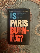 Is Paris Burning? by Larry Collins and Dominique LaPierre, Vintage Paperback