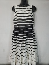 TALBOTS Dress Women's Size 4 Lined FIT AND FLARE BLACK & WHITE PLEATED ☆read☆