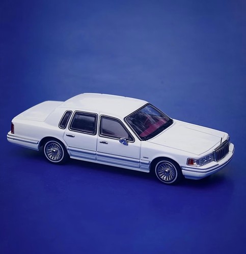 MK 1:64 bianco Lincoln Town auto berlina di lusso modello pressofuso display auto - Foto 6 di 8