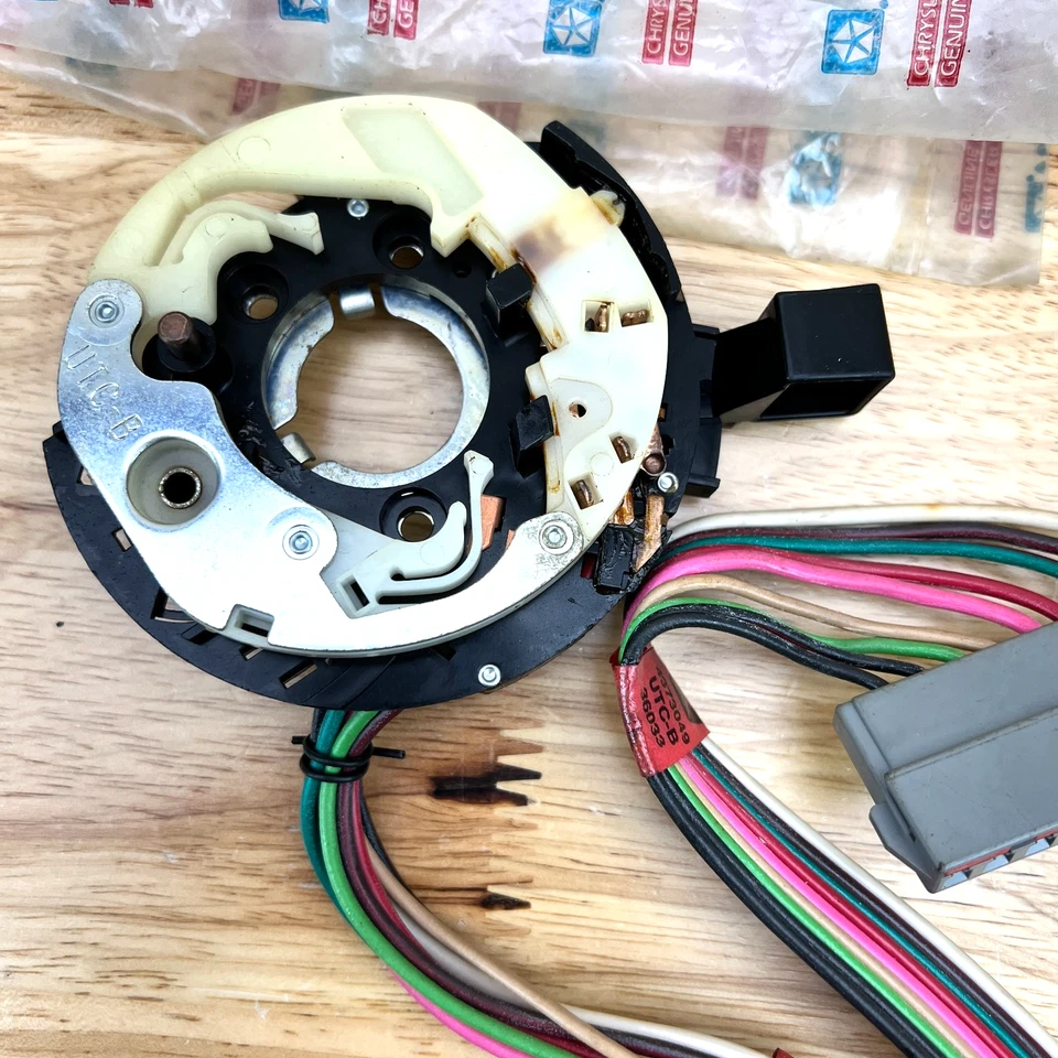 NOS Turn Signal Hazard Flasher Switch 1986-87 Dodge D150 D250 D350 Truck 4373049 - Image 3 of 4