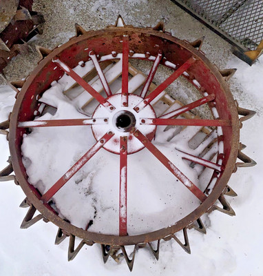 USED REAR WHEEL (STEEL) FOR MCCORMICK-DEERING TRACTORS 4752DE REF# 111925-430