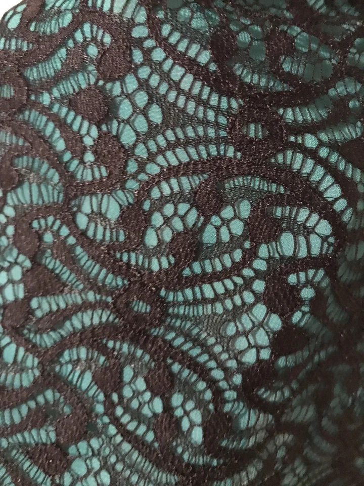 Blusa sin mangas gótica sin mangas de encaje verde y negro para mujer pequeña con cremallera lateral etiqueta Foto 4 de 4