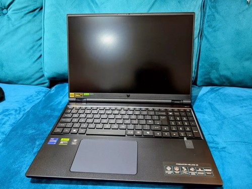 2024 Acer Predator Helios 16 i9 14900HX RTX 4080 64GB RAM 5TB 240HZ - Picture 4 of 12