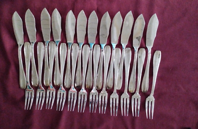 12 couverts à poisson métal argenté modèle aux filets orfèvre