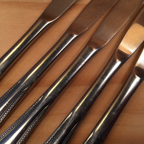 5pc WILTSHIRE “Silver” Lovely Vintage Floral Butter Knives Metal Entree Cutlery - Picture 4 of 22