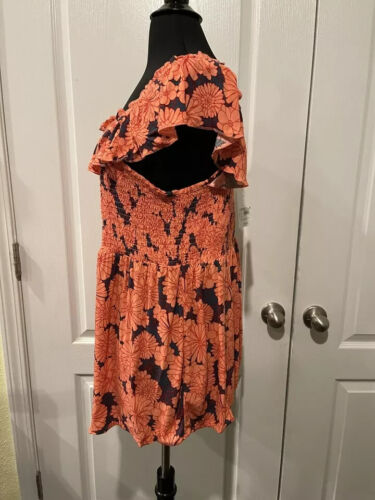 NWT Isabel Maternity Pink Floral Smocked Tunic Top - Picture 2 of 7