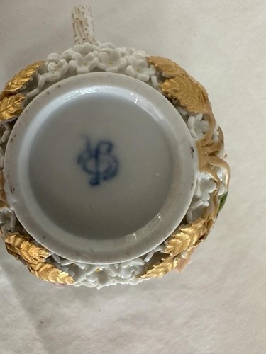 Taza y platillo Schneeballen de porcelana alemán Augustus Rex estilo Meissen c 1870 - Imagen 3 de 3