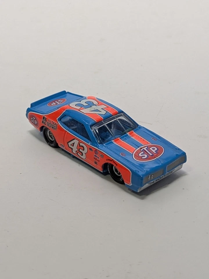 1/64 NASCAR LEGEND / RICHARD PETTY / CARGADOR DODGE 1977 / coche de carreras de campeonato Foto 2 de 4