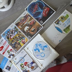 Nintendo Wii Console Bundle Mario Kart Wii Sports 2 Wheels 2 Controllers TESTED