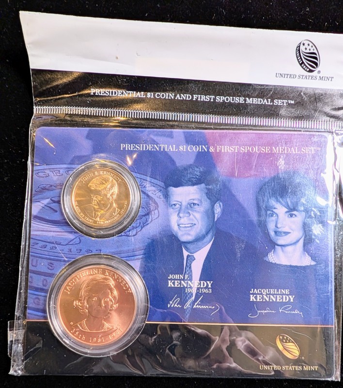2015 John F Kennedy Presidential $1 Coin & First Spouse Medal Set (JP7) 