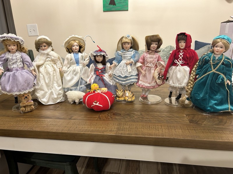 Danbury Min 8 Piece Porcelain Doll Collection- Fairytale Characters
