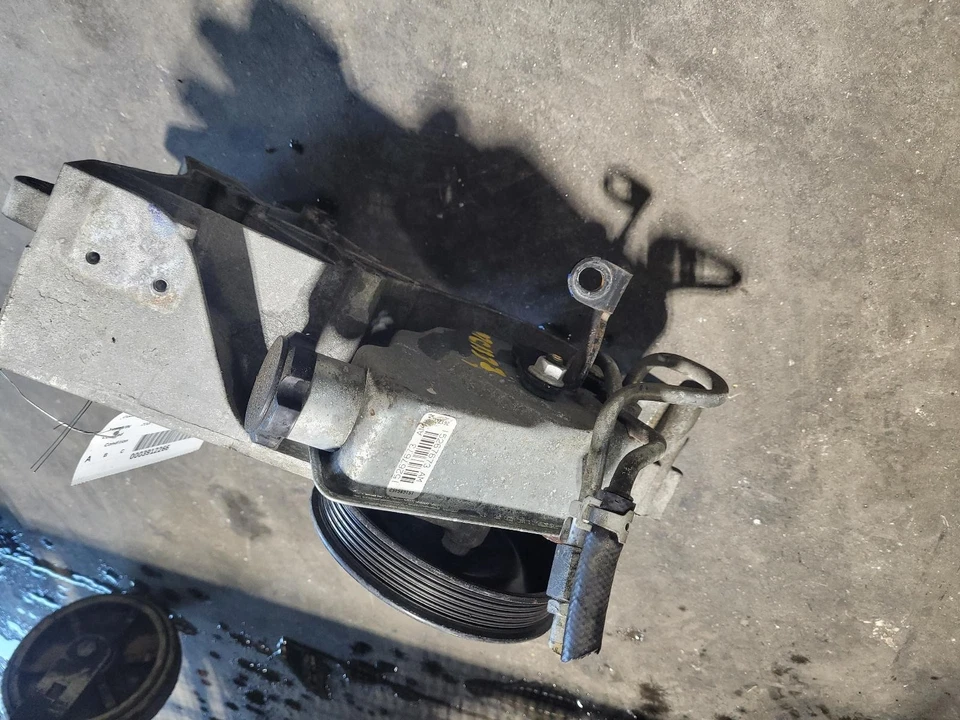 Used Power Steering Pump fits: 2007 Chevrolet Silverado 1500 pickup classic styl Foto 2 de 4