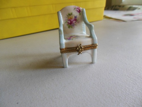 AUTHENTIC LIMOGES flower chair emblem clasp france TRINKET BOX