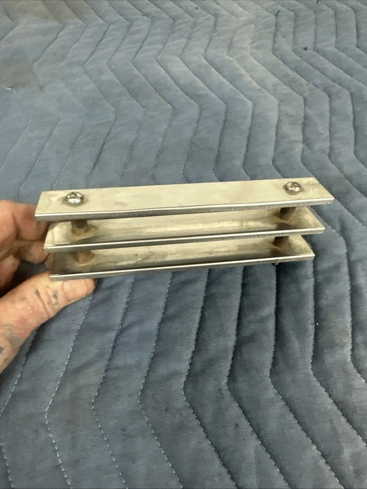 Lincoln Capri 1955 parrilla lateral inferior parachoques delantero relleno OEM de colección Rh o LH Foto 2 de 4