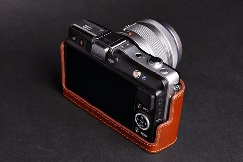 Handgefertigte Echtleder Halbkamera Etui Tasche Cover für Olympus EPM2 E-PM2 - Bild 7 von 7