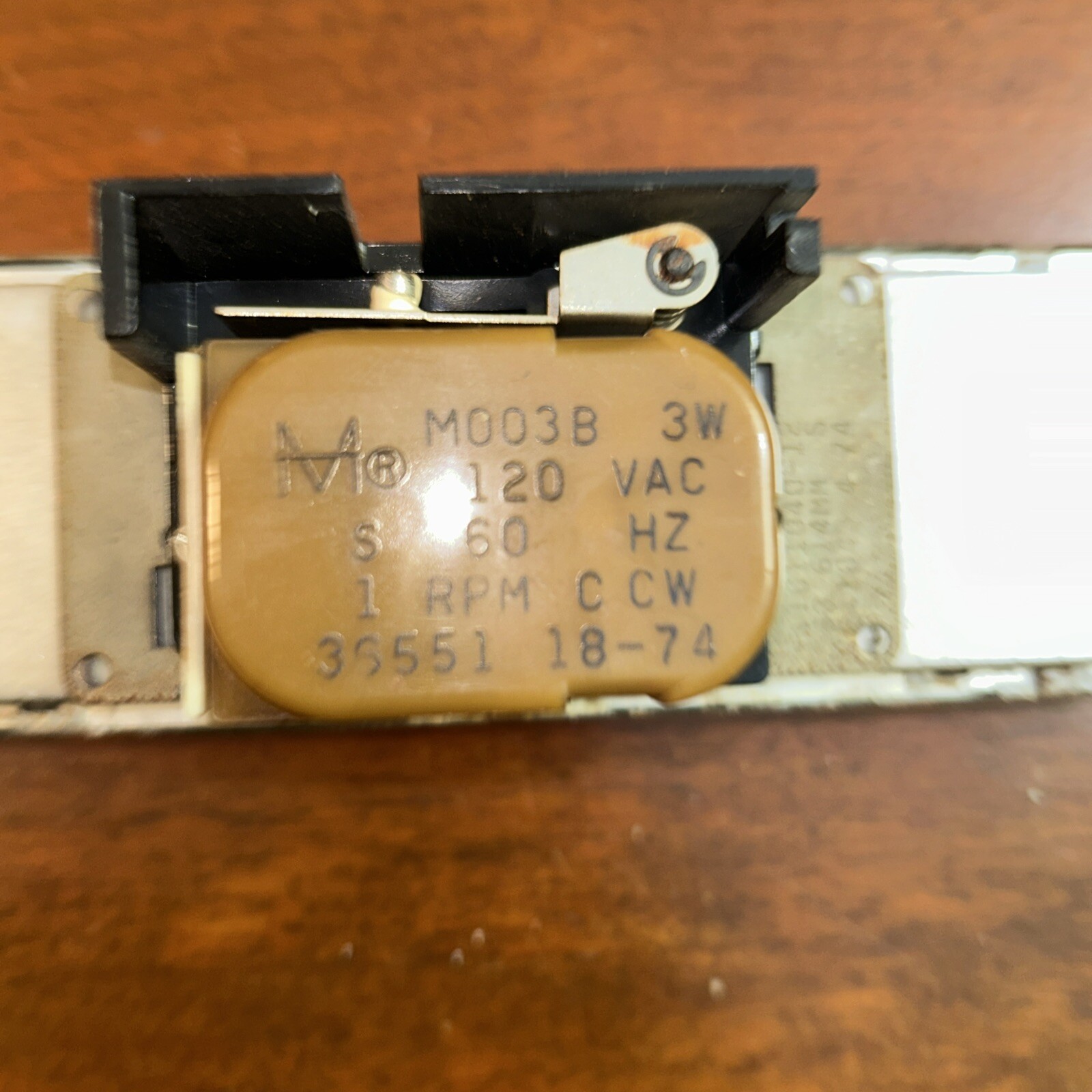 Vtg Range Clock And Timer M003B 3QW 120 VAC MCM Features Range Gold Black Red