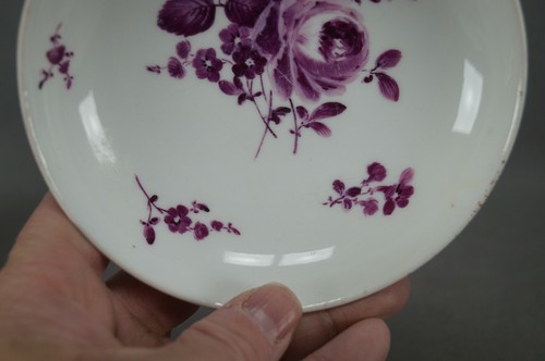 Meissen Dot Period Hand Painted Puce Rose & Gold Coffee Cup & Saucer C.1763-1774 - Picture 10 of 12