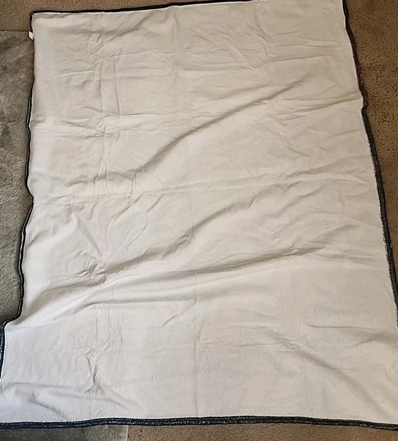 温暖柔软小号坏兔子毯 — 第 2/4 张图片