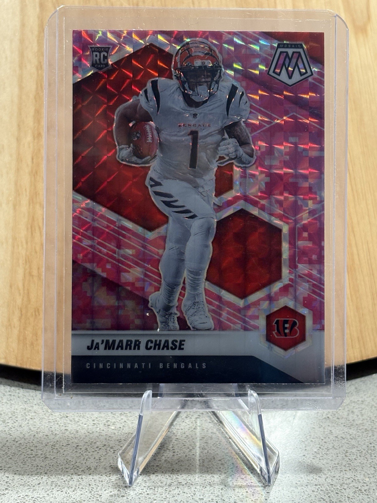 2021 Panini Mosaic Ja'Marr Chase #307 Pink Camo Pink Prizm RC / Bengals
