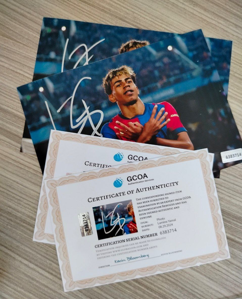 Lamine Yamal Signed Photo 18x13 cm (7x5 in) FC Barcelona with COA